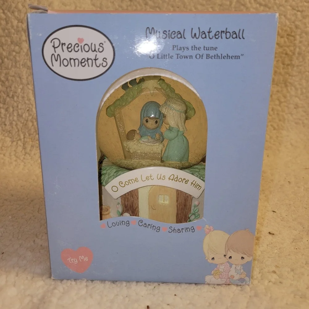 Friendly)Precious Moments Musical Waterball Nativity 